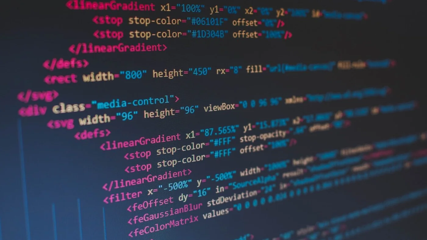 Pantalla con código HTML para preparar una actualización de Astro