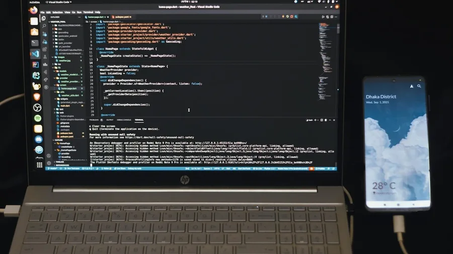 Portátil con código para revisar peticiones HTTP y diseño de APIs